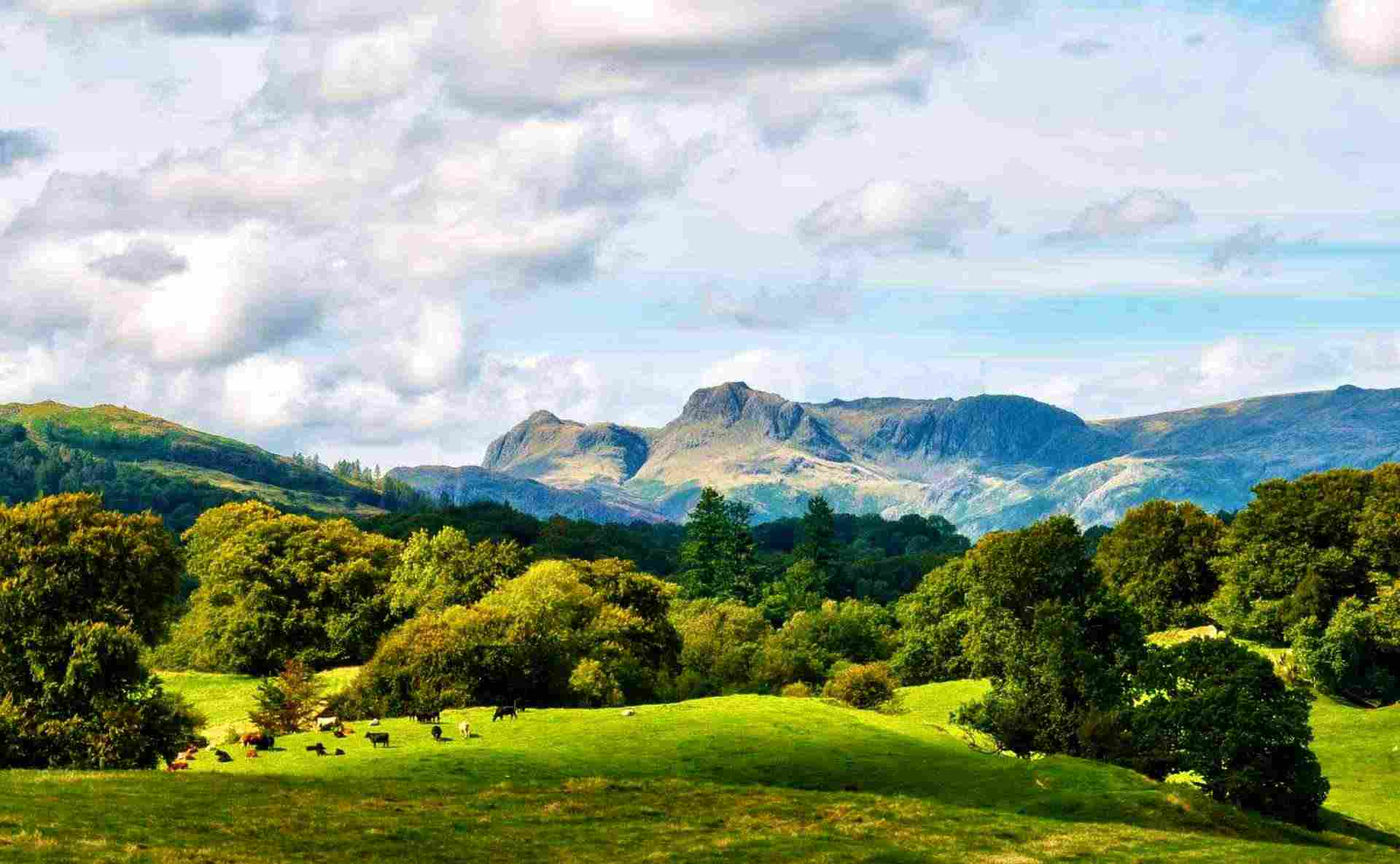 English Lakes Tours image of the Langdales